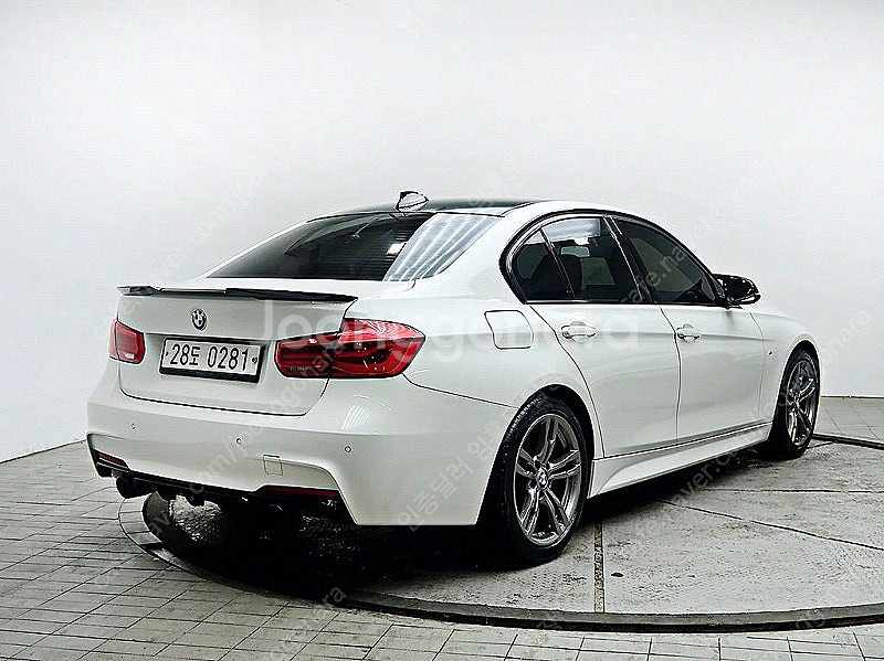 BMW 3시리즈 중고 BMW 320d 중고승용차 3시리즈 중고차 흰색 2017년식 75,730km 320i M 스포...--4