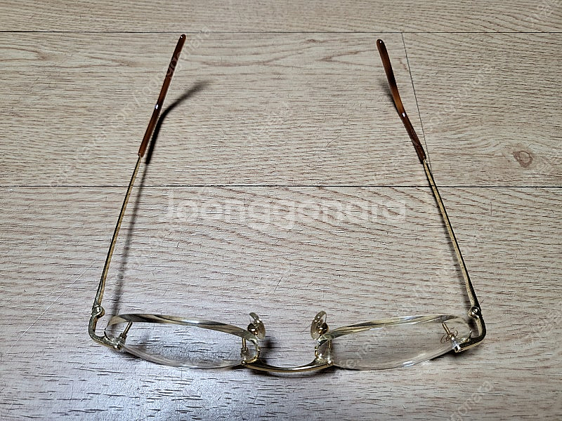 새 상품 상태 까르띠에 산토스 유광 골드 티타늄 무테 ...--8