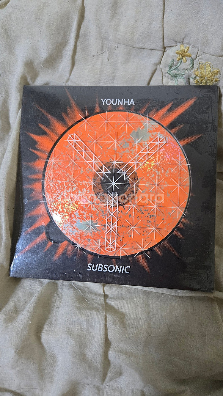 윤하 Subsonic 미개봉 앨범 판매합니다.--0