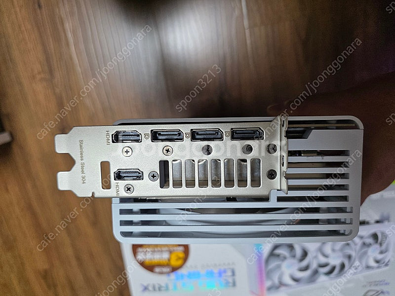 GeForce RTX 4080 SUPER ROG STR...--8