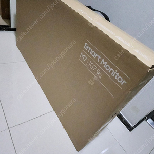 삼성 스마트모니터 M7 화이트 4K 43인치 새제품 팝니다