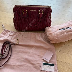 미우미우 마틀라세 토트백 크로스백