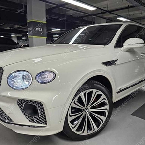 벤틀리 벤테이가 중고 4.0 V8 2022년식 9천키로 벤틀리 벤테이가 중고를 소개합니다!!! 수입중고자동차