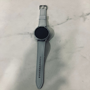갤럭시 워치6 클래식 실버 46MM S급 매우깨끗! 11만원 판매합니다!