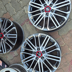 [판매] k3 gt 18인치 중고휠