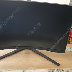 삼성 오디세이 G6 QHD 244HZ 27인치 커브드 모니터 판매합니다