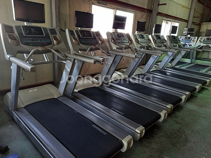 헬스클럽용 런닝머신 트레드밀 종류별로 처분합니다--0