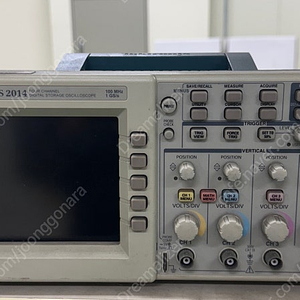 Tektronix 오실로스코프 TDS2014 100MHz / 1GS/s 중고 단품 판매합니다