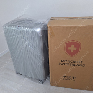 미개봉 새제품) 몽크로스 까르페디엠 28인치 캐리어 화물용 (확장형) 실버색 (택포)