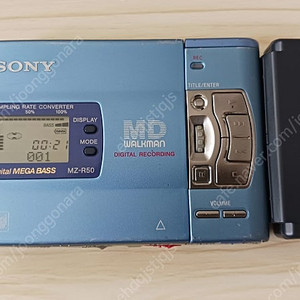 애지중지하며 듣던 sony md 워크맨 2개 보냄니다!