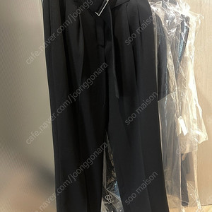 유메르 뉴 바네사 와이드 슬랙스 22ss 블랙s