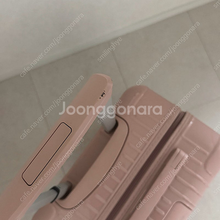 리모와 (RIMOWA) 기내용 캐리어 판매합니다.--2