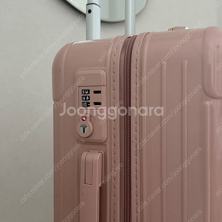 리모와 (RIMOWA) 기내용 캐리어 판매합니다.--3