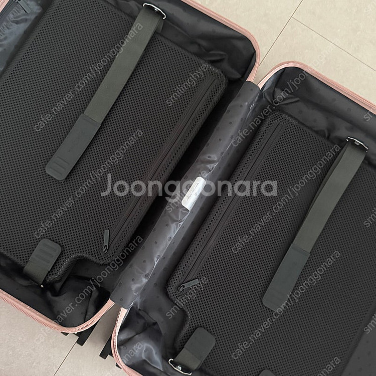 리모와 (RIMOWA) 기내용 캐리어 판매합니다.--4