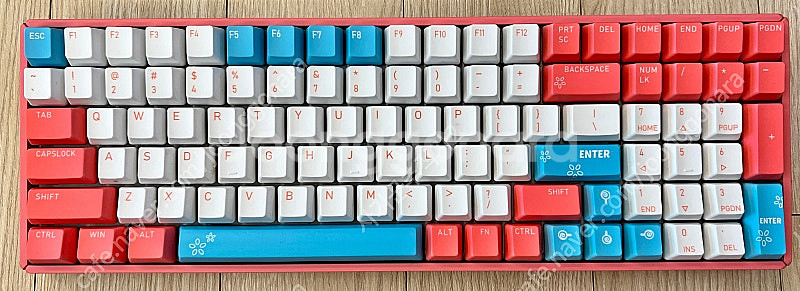 IQUNIX F96 저소음 적축 키보드 팝니다.--1
