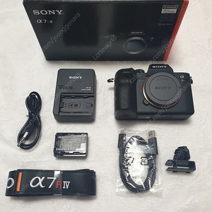 소니 A7R4 , 35GM 삼오금 , 50GM 오십금 오이금 팝니다.