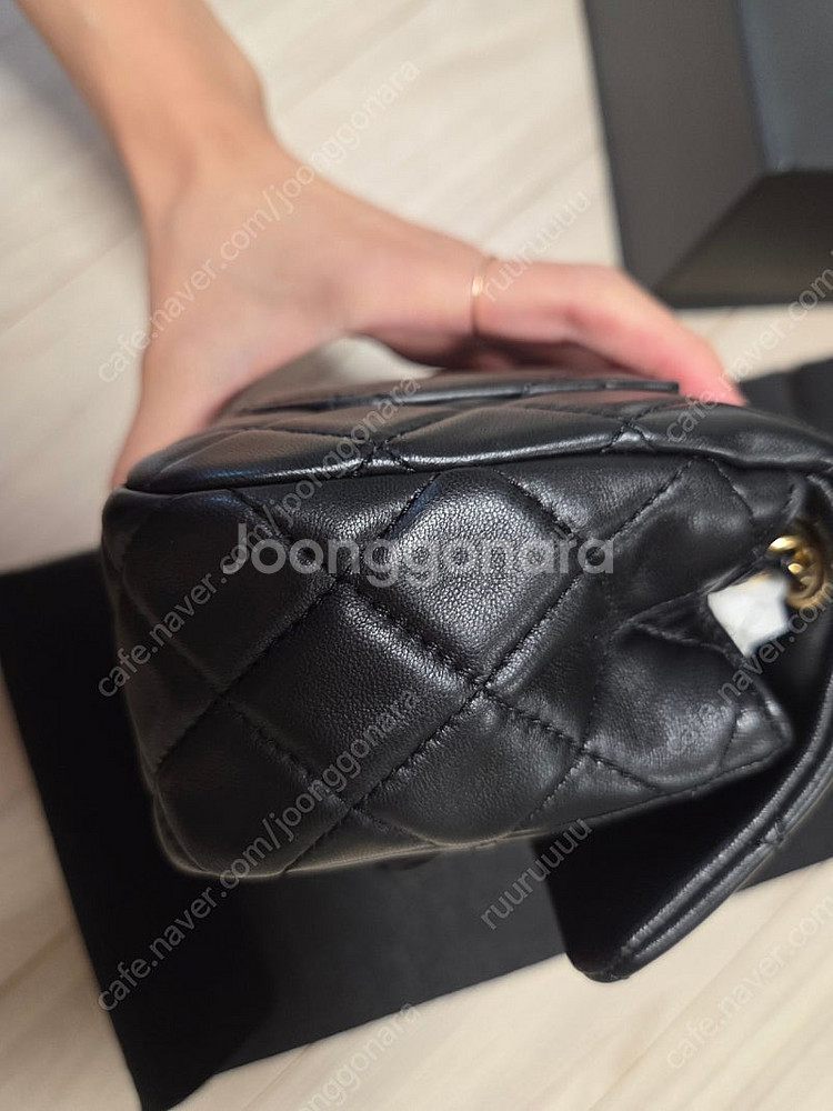 샤넬 골드볼뉴미니 블랙 디피급--6