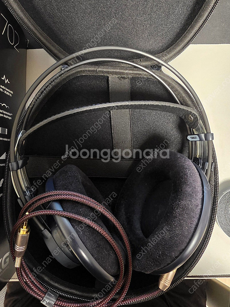 AKG K702--1