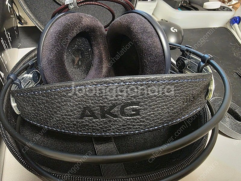 AKG K702--2