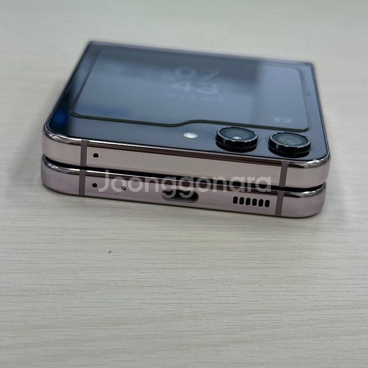 갤럭시Z플립5 라벤더 256용량 무잔상 깨끗한단말기 36만 판매해요--5