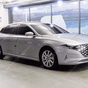 그랜저 중고 가격 중고 그랜저 더 뉴 그랜저 IG 하이브리드 중고 은색 2021년식 40,000km 캘리그래피 수원중고차