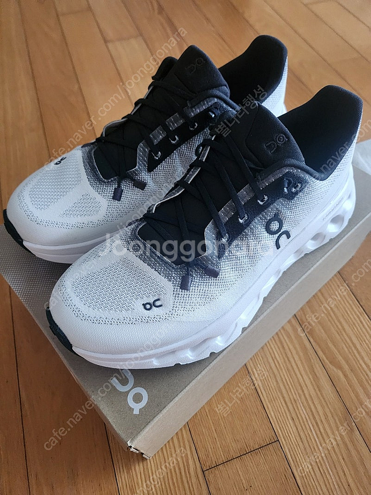 온러닝 클라우드틸트 흰검 us8 250--0