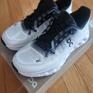온러닝 클라우드틸트 흰검 us8 250