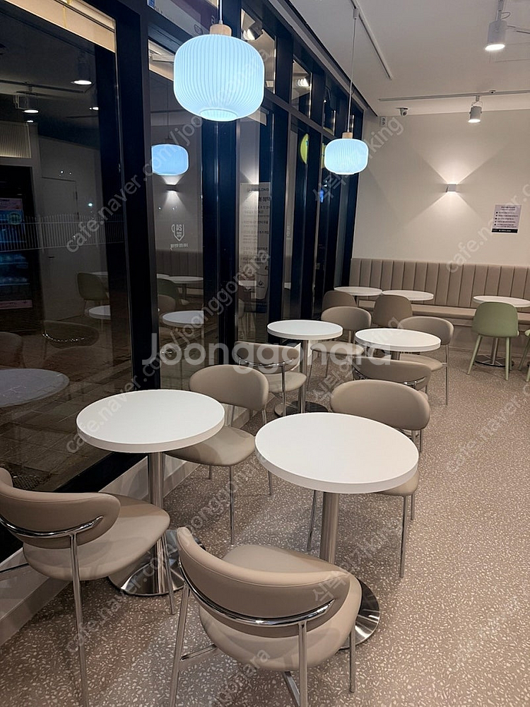 도매 프랜차이즈 체인점 카페 키즈카페 장례식장 식탁의자...--0
