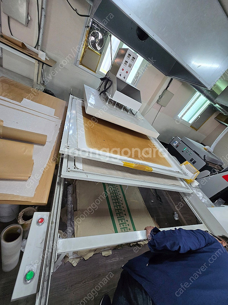 대형평판열프레스팝니다--1
