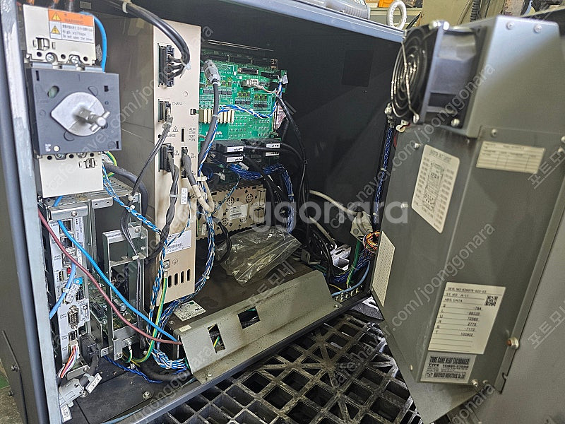 야스카와 로봇 GP-25 1대 20년식 판매합니다 6관...--7