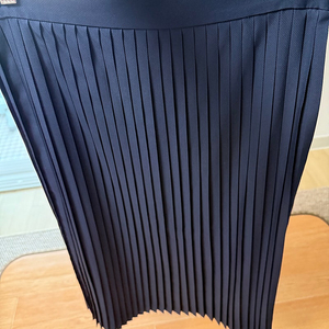 라코스테 아코디언 스커트