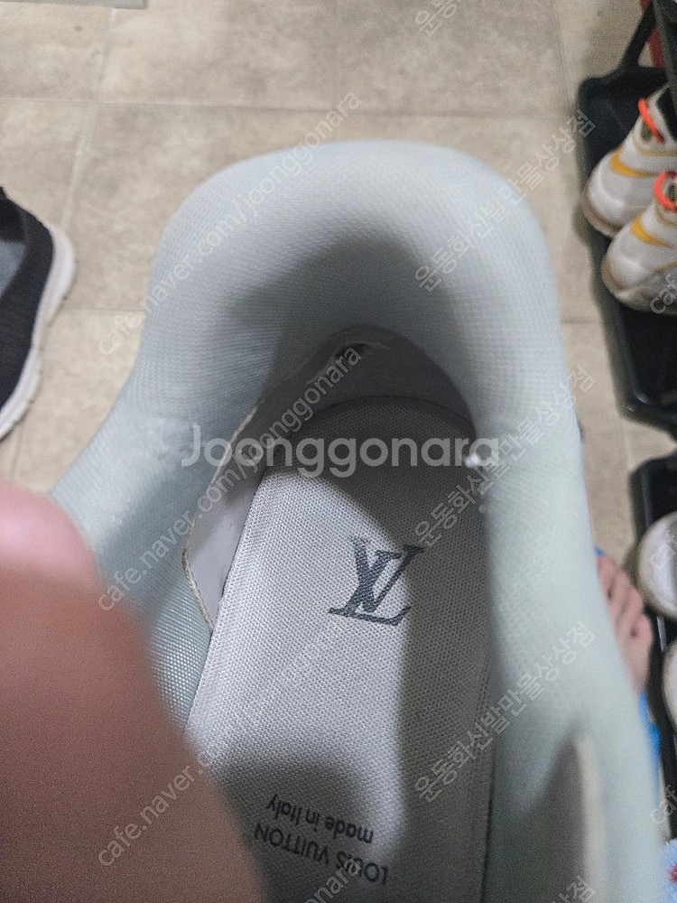 LOUIS VUITTON 루이비통 벨크로 트레이너 스니...--9