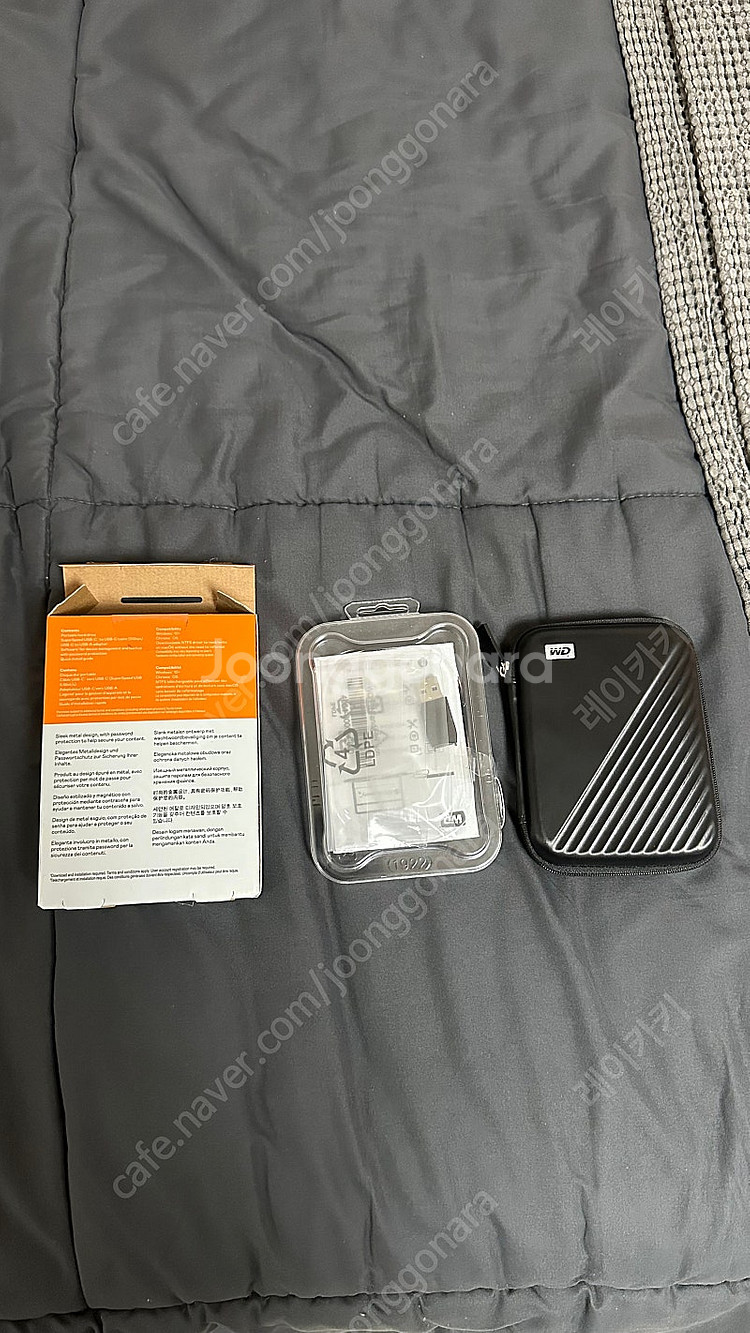 WD My Passport Ultra 1TB--3