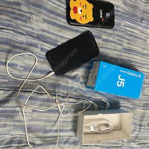신품에 준하는 SSS급 갤럭시 J5 2017 풀셋팝니다