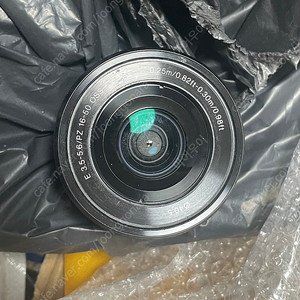 소니 E 마운트 16-50mm 번들렌즈 (OSS) 중고 판매합니다