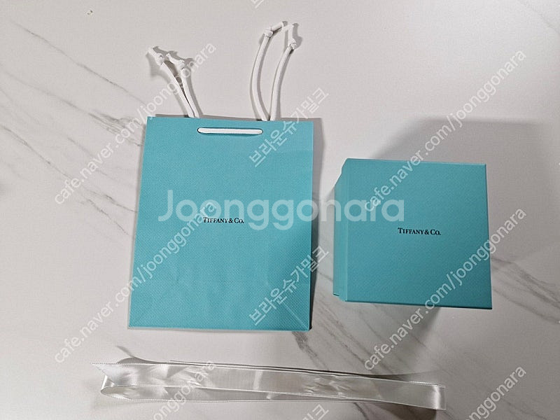 티파니 팔찌케이스 박스 쇼핑백 리곤끈 팝니다 (택포)--0