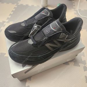 뉴발란스 990v6 트리플블랙 285 (U990BB6) 새상품 팝니다