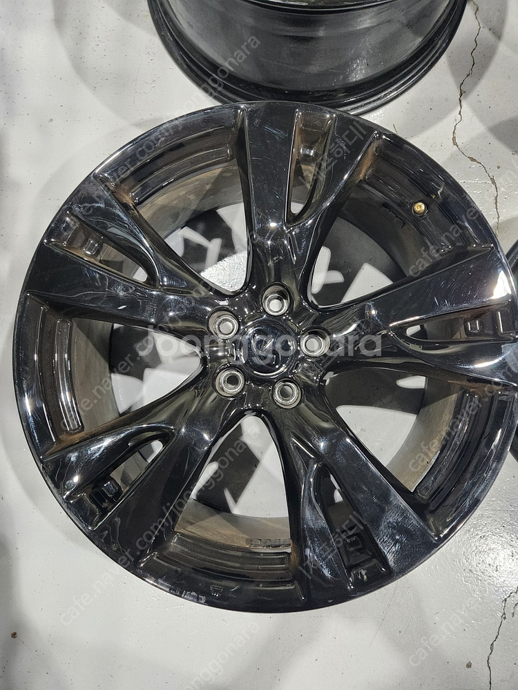 바리스톤 m56 20인치 블랙유광 도색휠 팝니다(가격낮...--1
