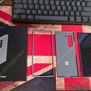 갤럭시 Z 폴드6 256GB 실버 쉐도우 (삼케플O) 팝니다.