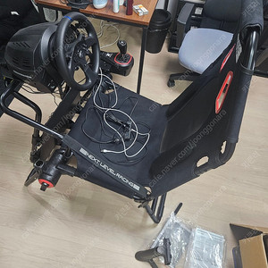 트러스트마스터 t300rs, TH8S 기어쉬프터, 지티라이트 시트