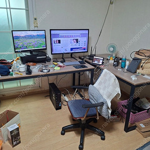 i3급 삼성 데스크탑 + 24인치 모니터 + 32인치 삼성 led tv + 책걸상