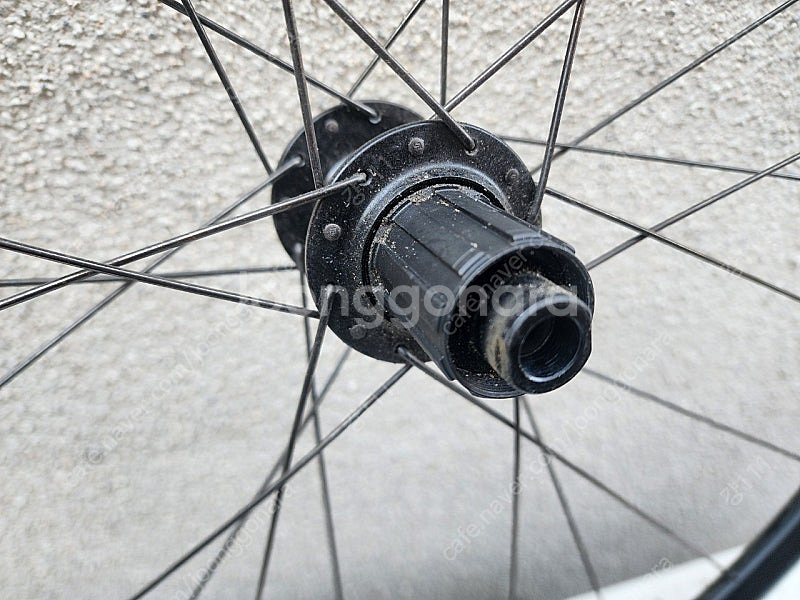 DT 스위스 R470 휠 판매합니다 (시마노, 디스크)--1