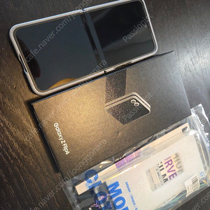 갤럭시 Z 플립6 256GB 실버 쉐도우 (초S급) 판매합니다