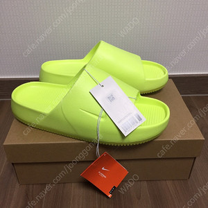 <새상품> 나이키 캄 슬라이드 슬리퍼 볼트컬러 270mm 저렴하게 판매합니다.