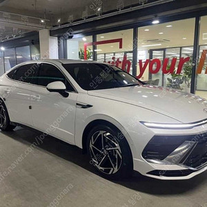 7,936 km 쏘나타 중고 디 엣지 DN8 중고 가솔린 2.0 익스클루시브 중고차리스 바로 출고 흰색