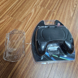 PSP GO 주변기기 (핸드그립+크리스탈 케이스)