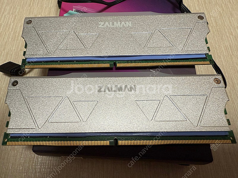 하이닉스 DDR5 4800 32기가 2개 팝니다--2