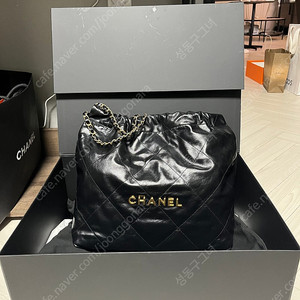 샤넬 22백 미듐 금장