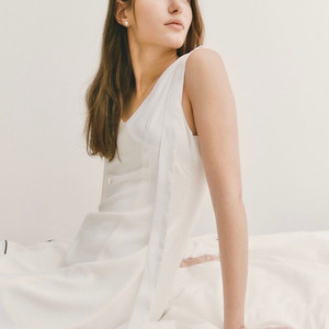 르에 카라 드레스 (lea calla dress) 판매