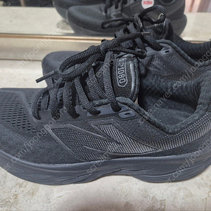 [팝니다] 뉴발란스 1080 v14 / 올검 / 275 / 2e / 160,000원